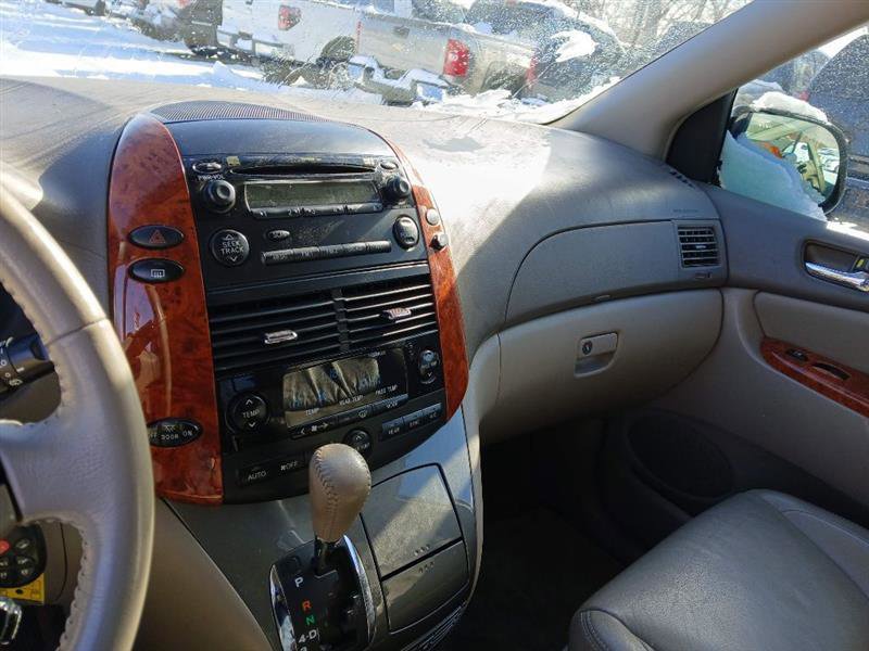 Used 2009 Toyota Sienna XLE image 14