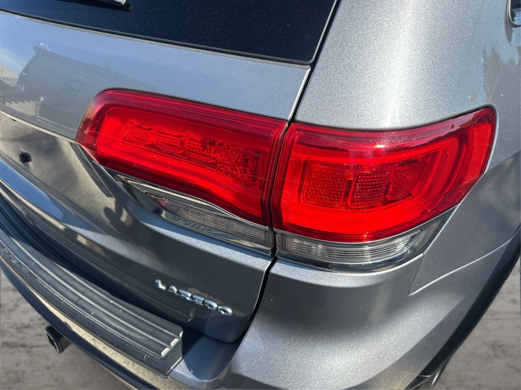 Used 2018 Jeep Grand Cherokee Laredo AWD/4WD image 22