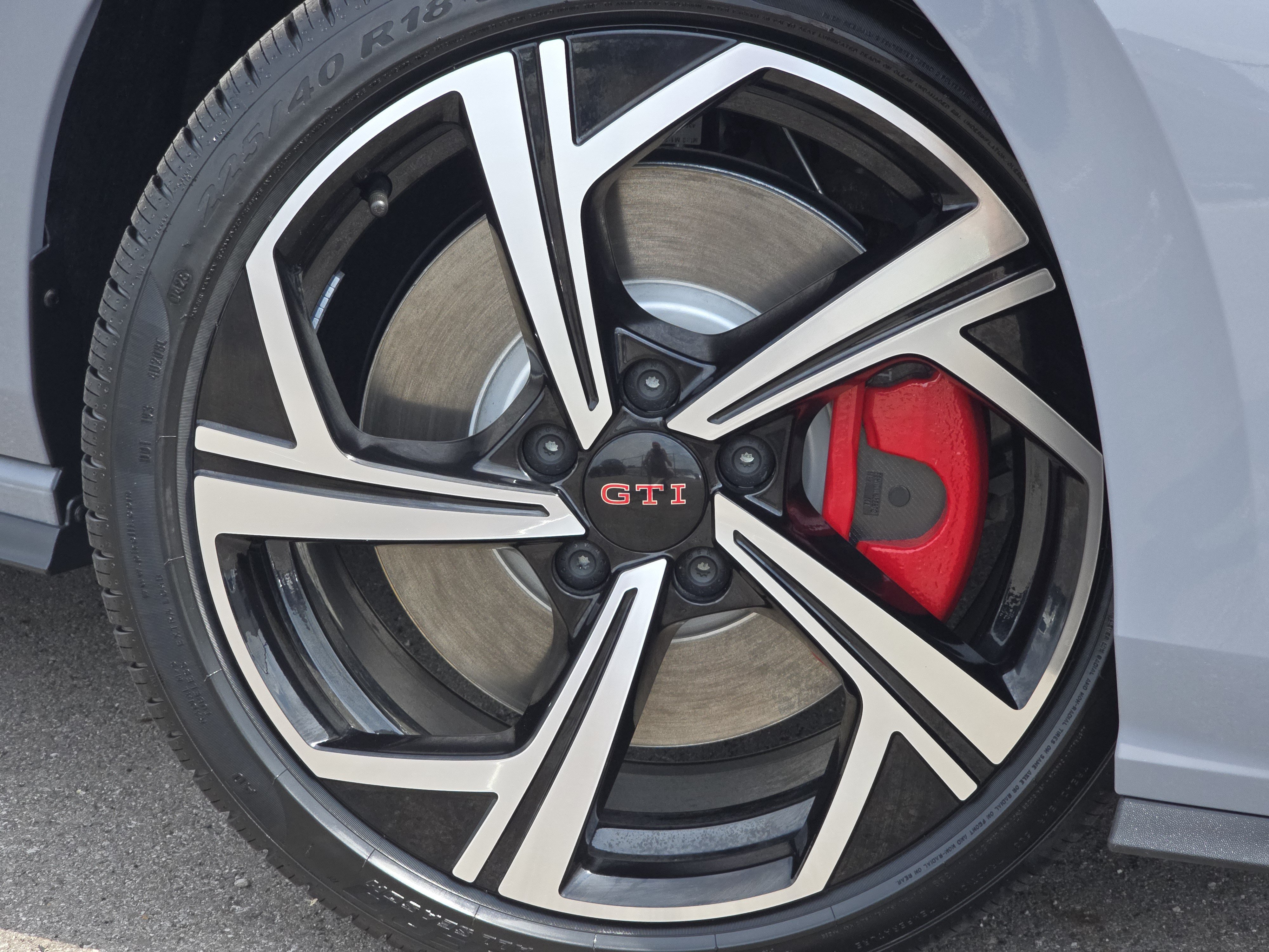 New 2026 Volkswagen GTI SE FWD image 15