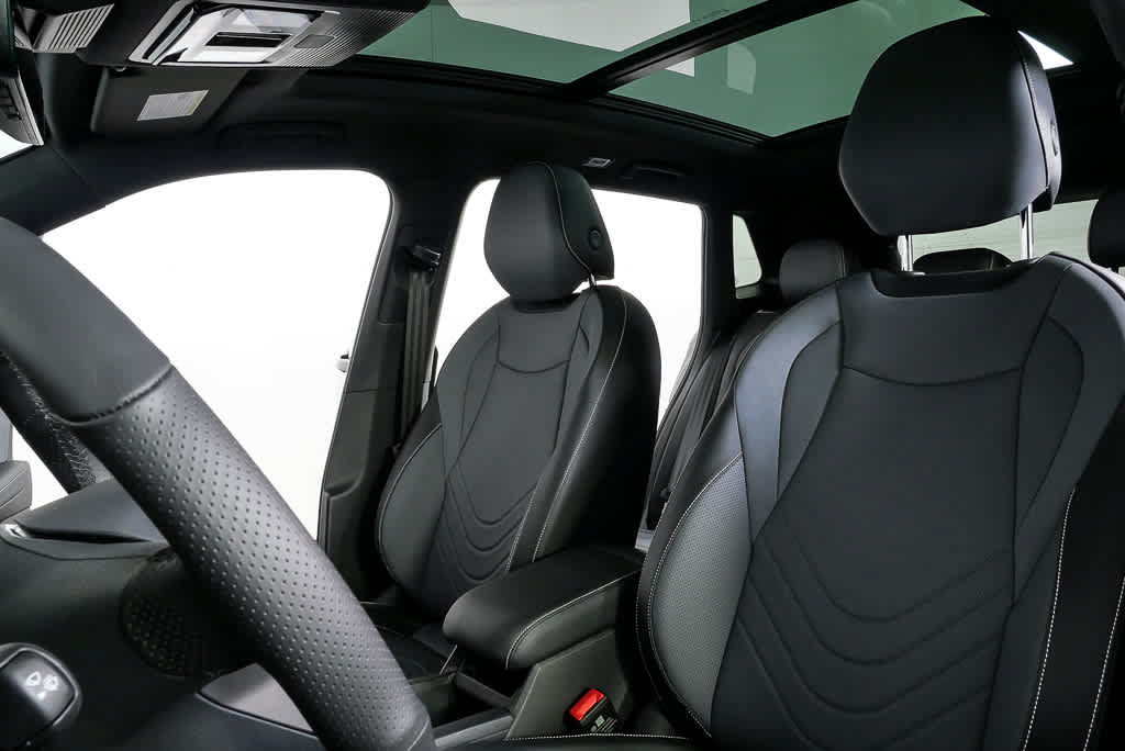 New 2026 Volkswagen Tiguan SE R-Line FWD image 5