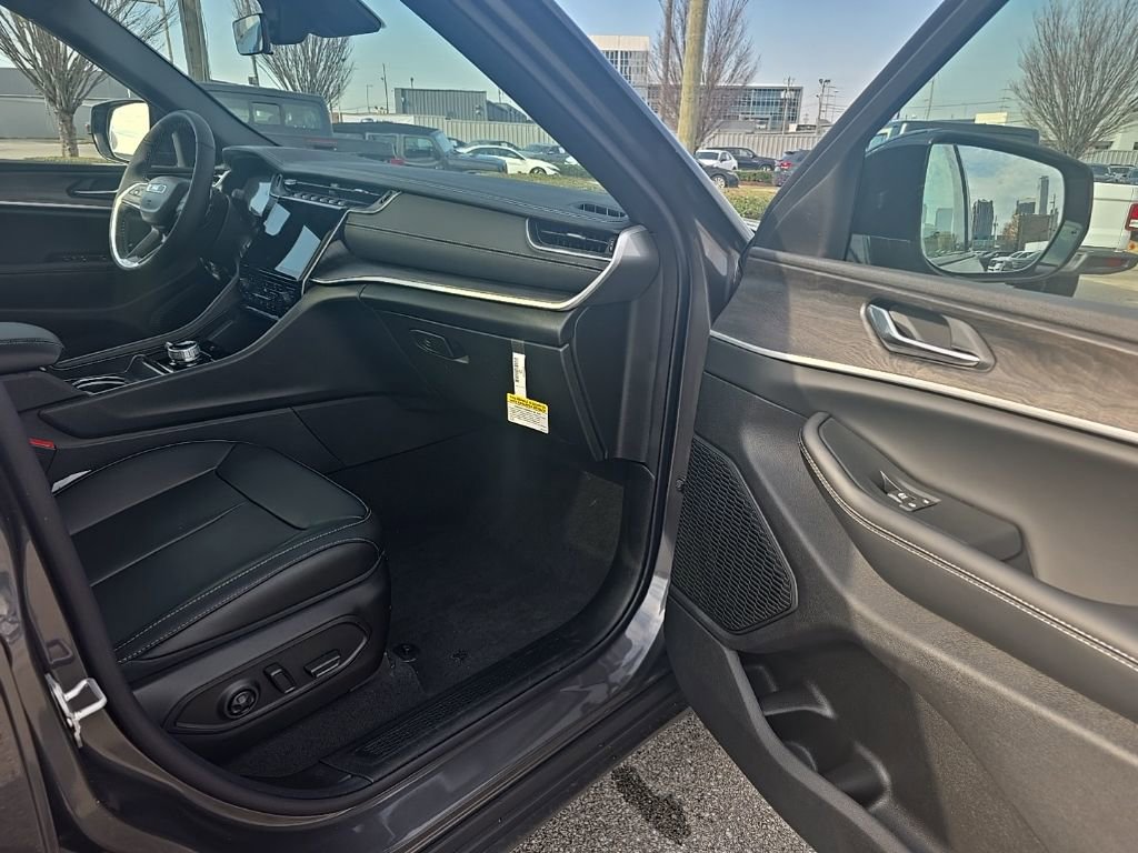 New 2025 Jeep Grand Cherokee Limited image 19