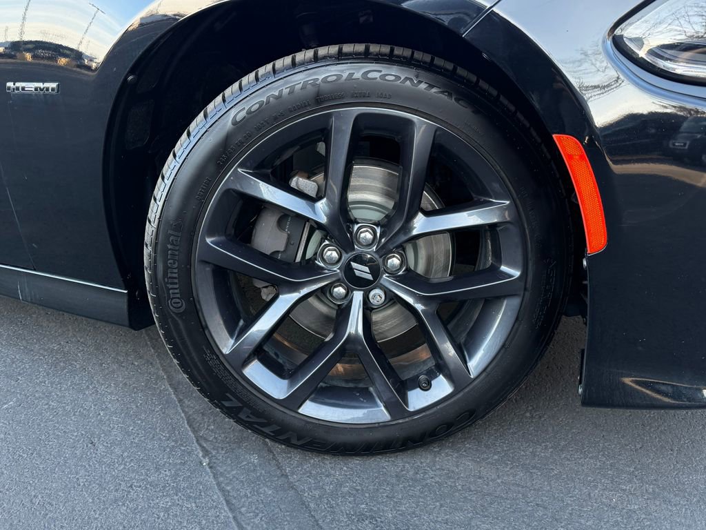 Used 2019 Dodge Charger R/T w/ Blacktop Package image 10