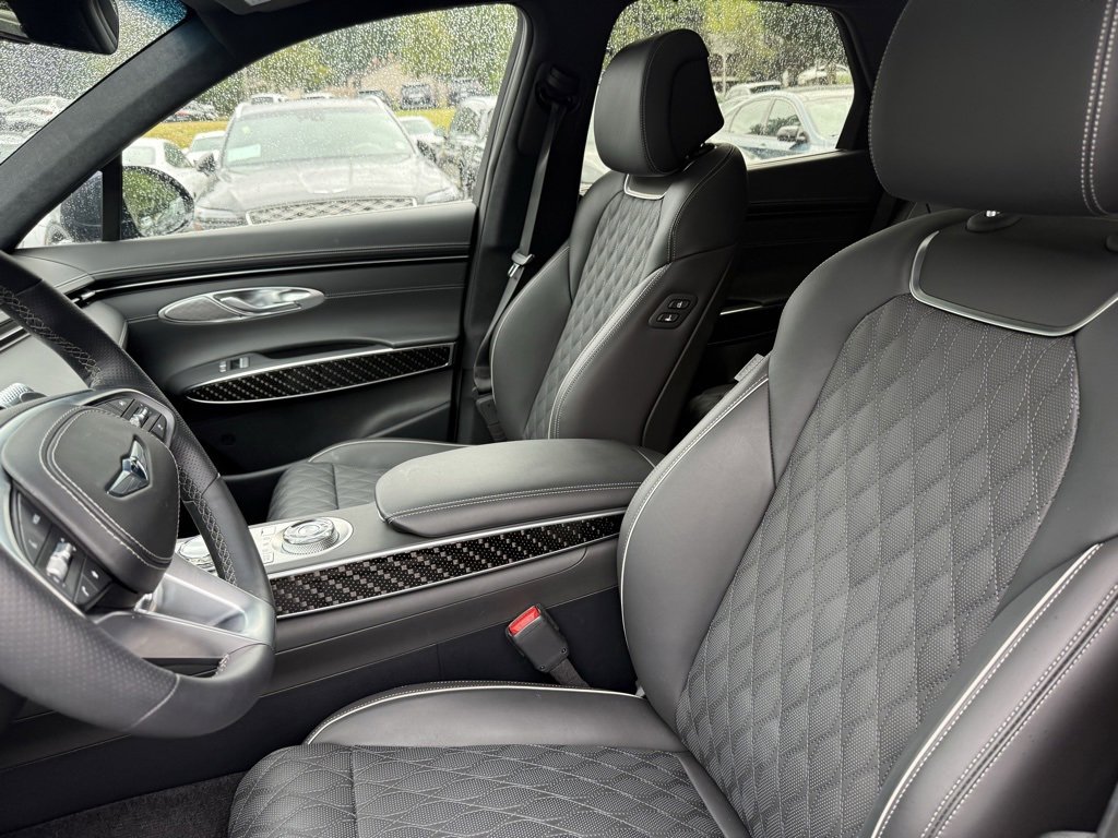 Used 2025 Genesis GV70 3.5T Sport w/ Sport Prestige Package image 8