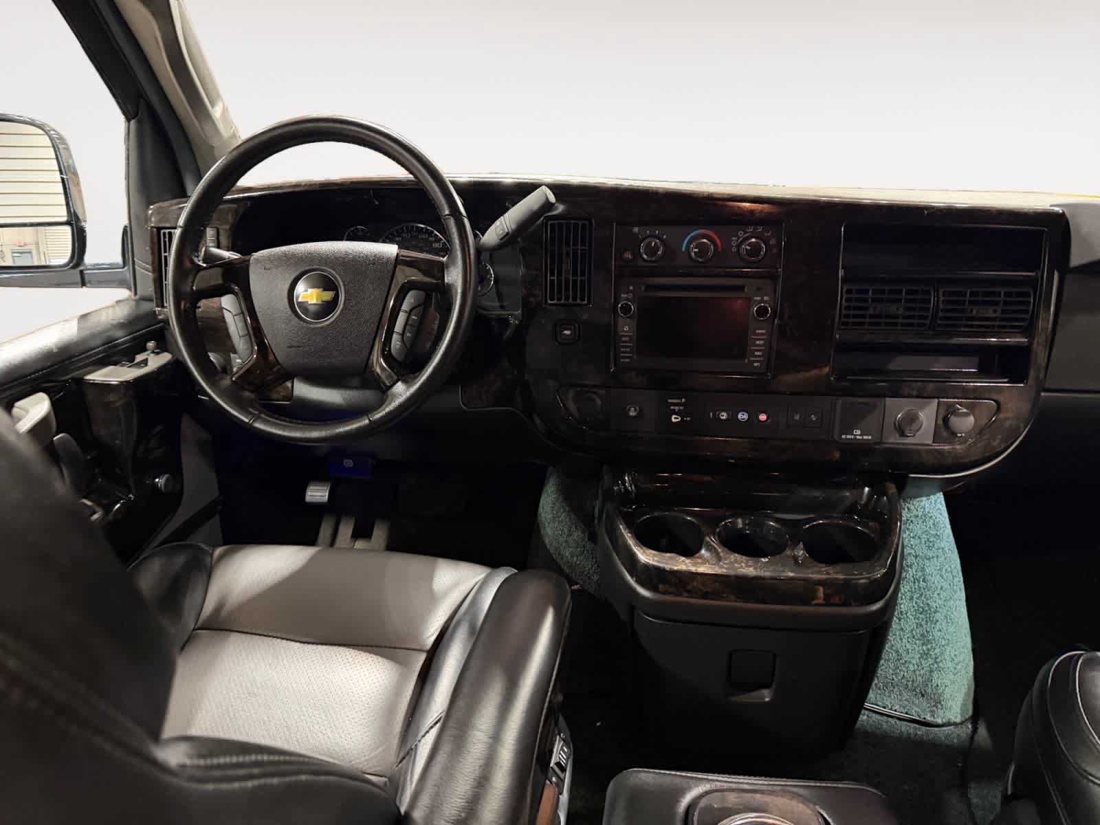 Used 2021 Chevrolet Express 2500 RWD image 11
