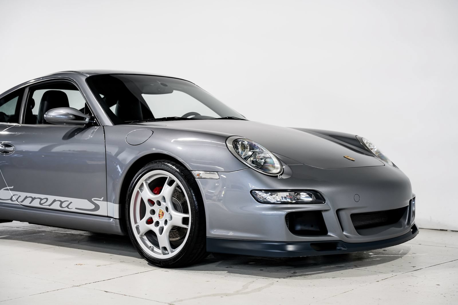 Used 2005 Porsche 911 Carrera S RWD image 37