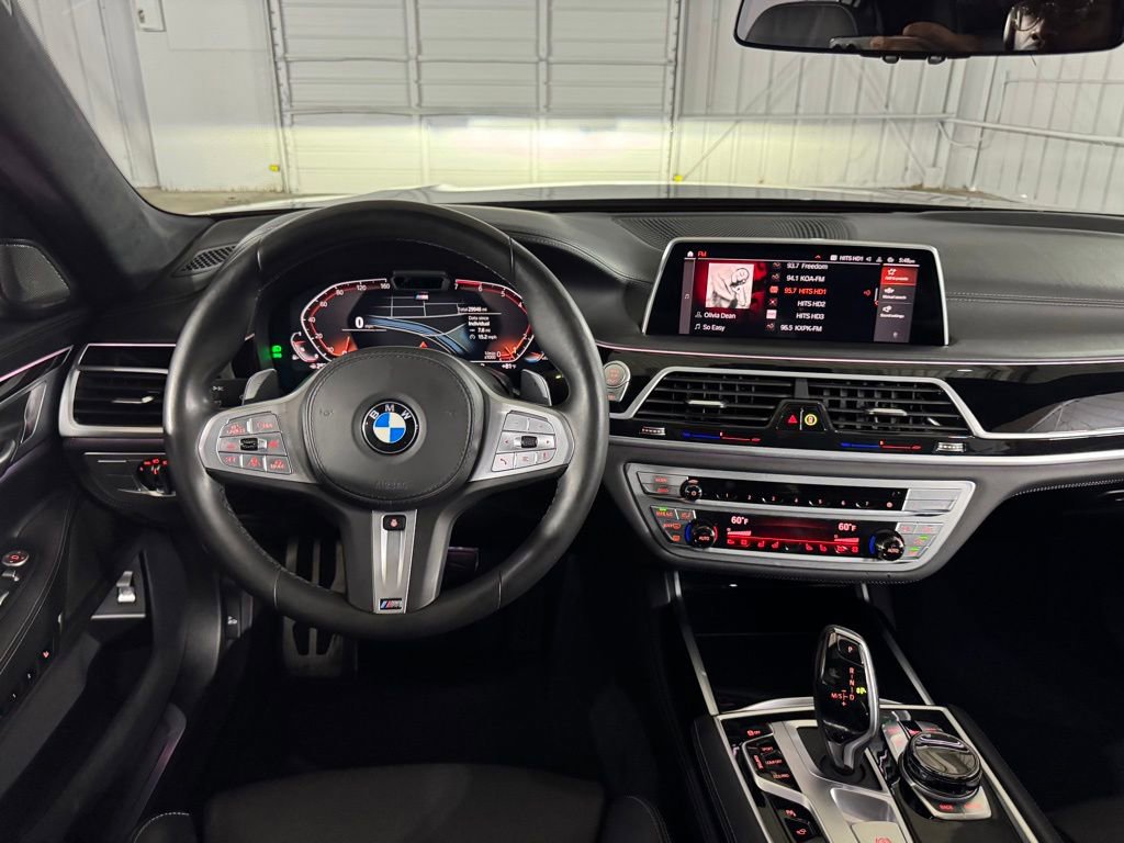 Used 2021 BMW 750i xDrive w/ Executive Package AWD/4WD image 26