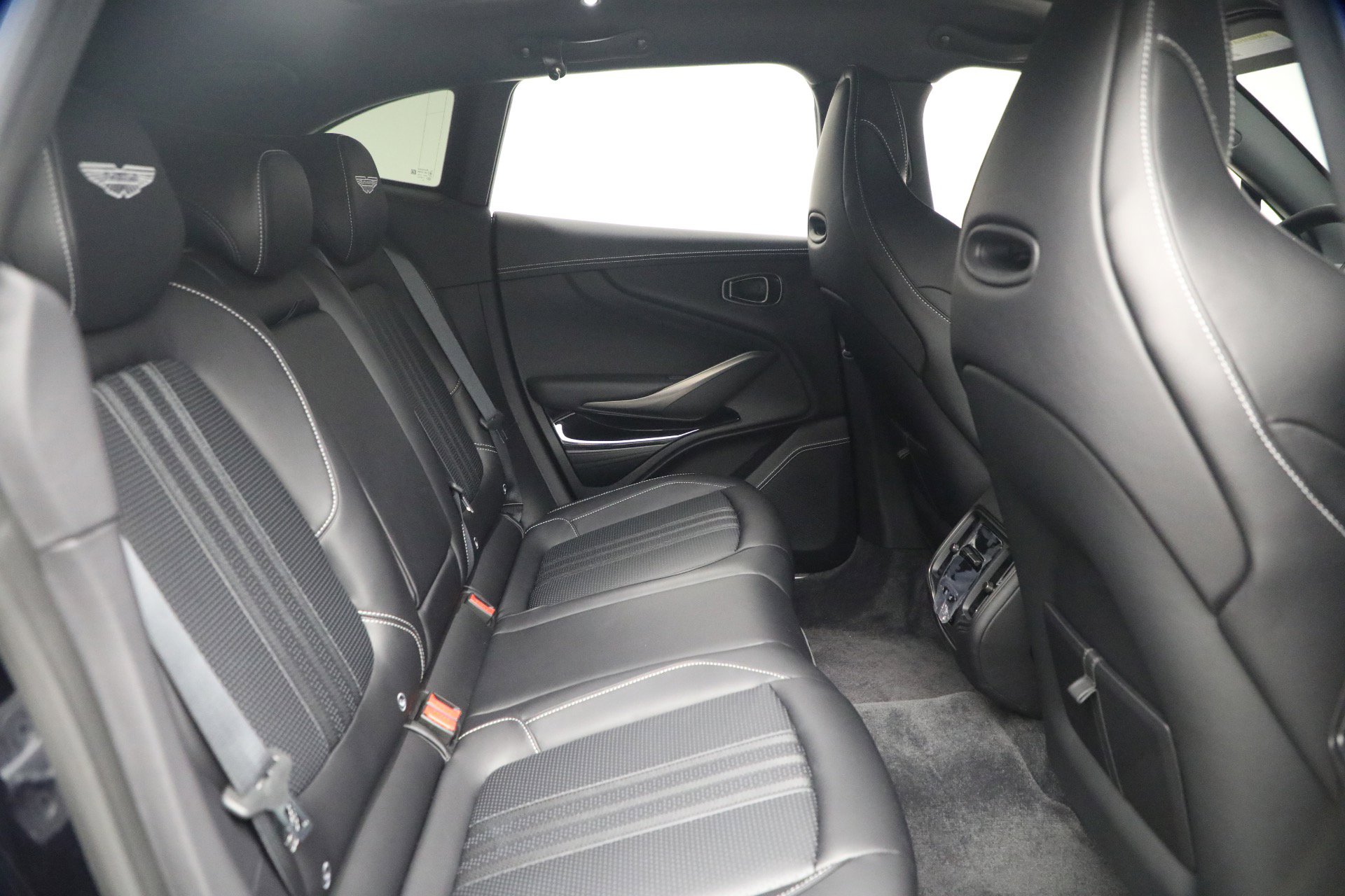 New 2026 Aston Martin DBX 707 image 23