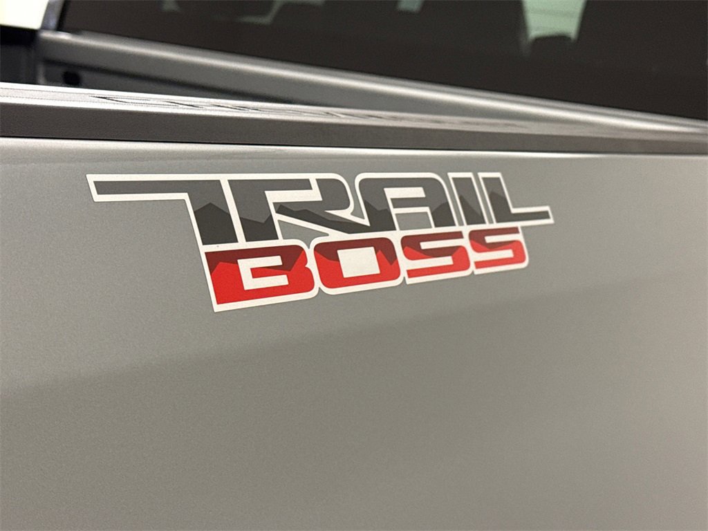 Used 2025 Chevrolet Silverado 1500 Custom Trail Boss w/ LPO, Dark Essentials Package image 11