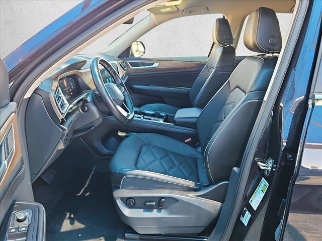 Used 2025 Volkswagen Atlas SE FWD image 15