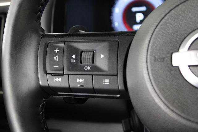 Certified 2025 Nissan Pathfinder Platinum w/ Black Appearance Package FWD image 28