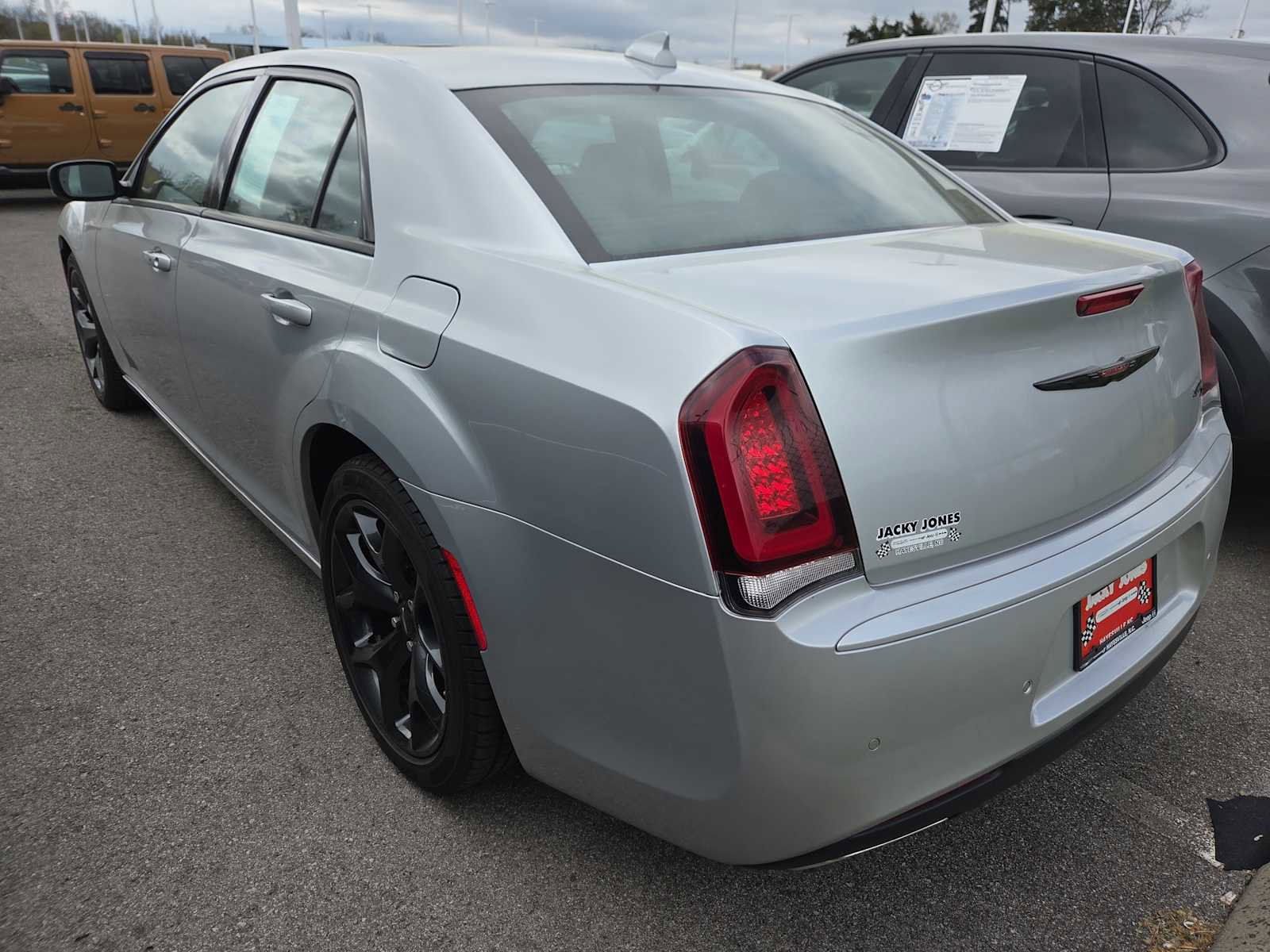 Used 2023 Chrysler 300 S w/ Comfort Group image 7