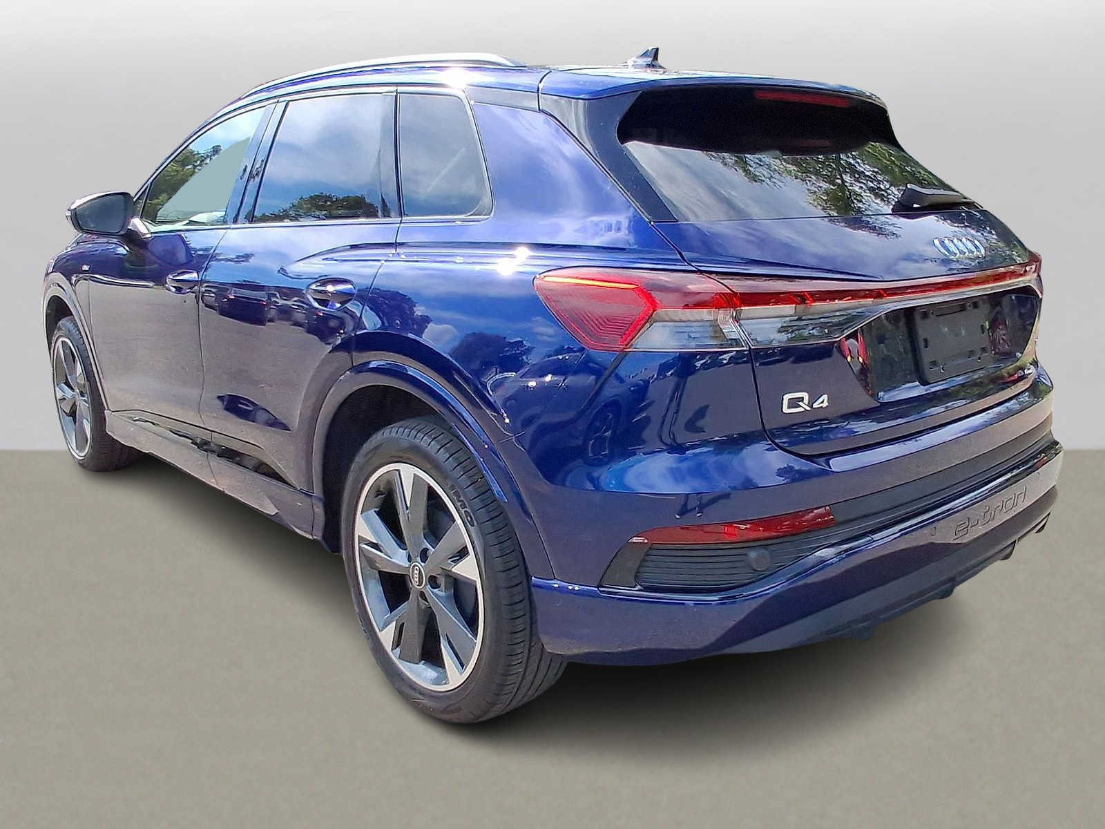 Used 2023 Audi Q4 e-tron Premium Plus w/ Premium Plus AWD/4WD image 28