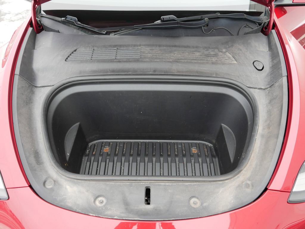 Used 2020 Tesla Model Y Long Range image 12