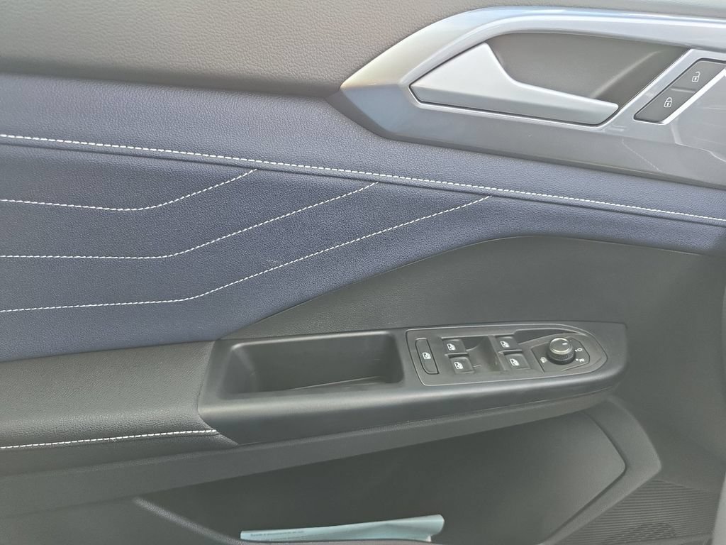 New 2026 Volkswagen Taos SEL AWD/4WD image 23