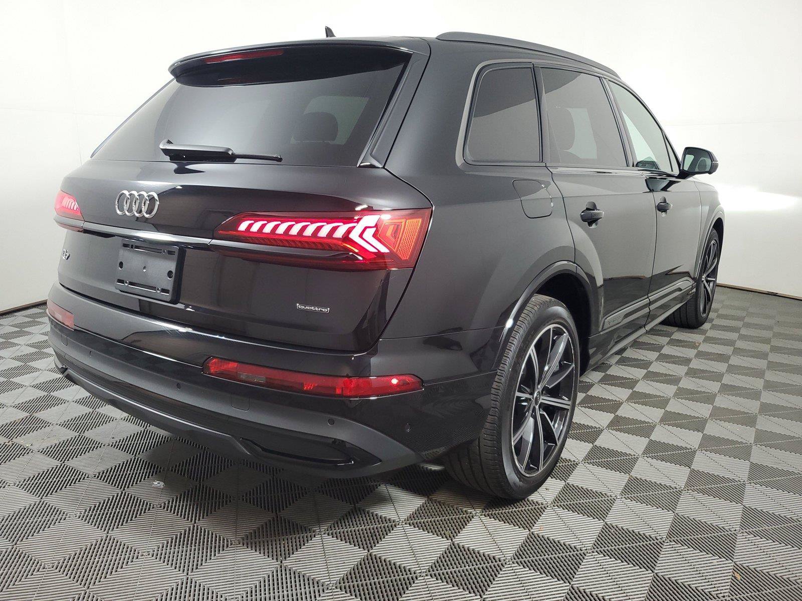 Used 2023 Audi Q7 3.0T Premium Plus AWD/4WD image 6