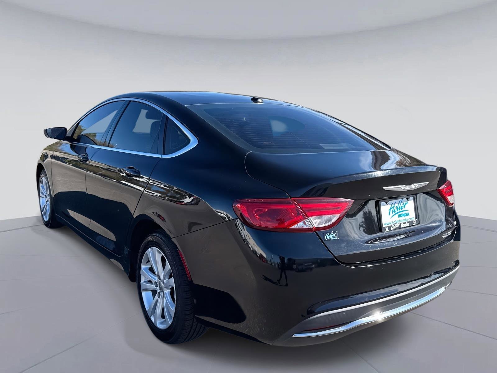 Used 2015 Chrysler 200 Limited w/ Convenience Group image 6