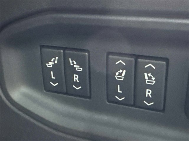 New 2026 Cadillac Vistiq Sport image 9