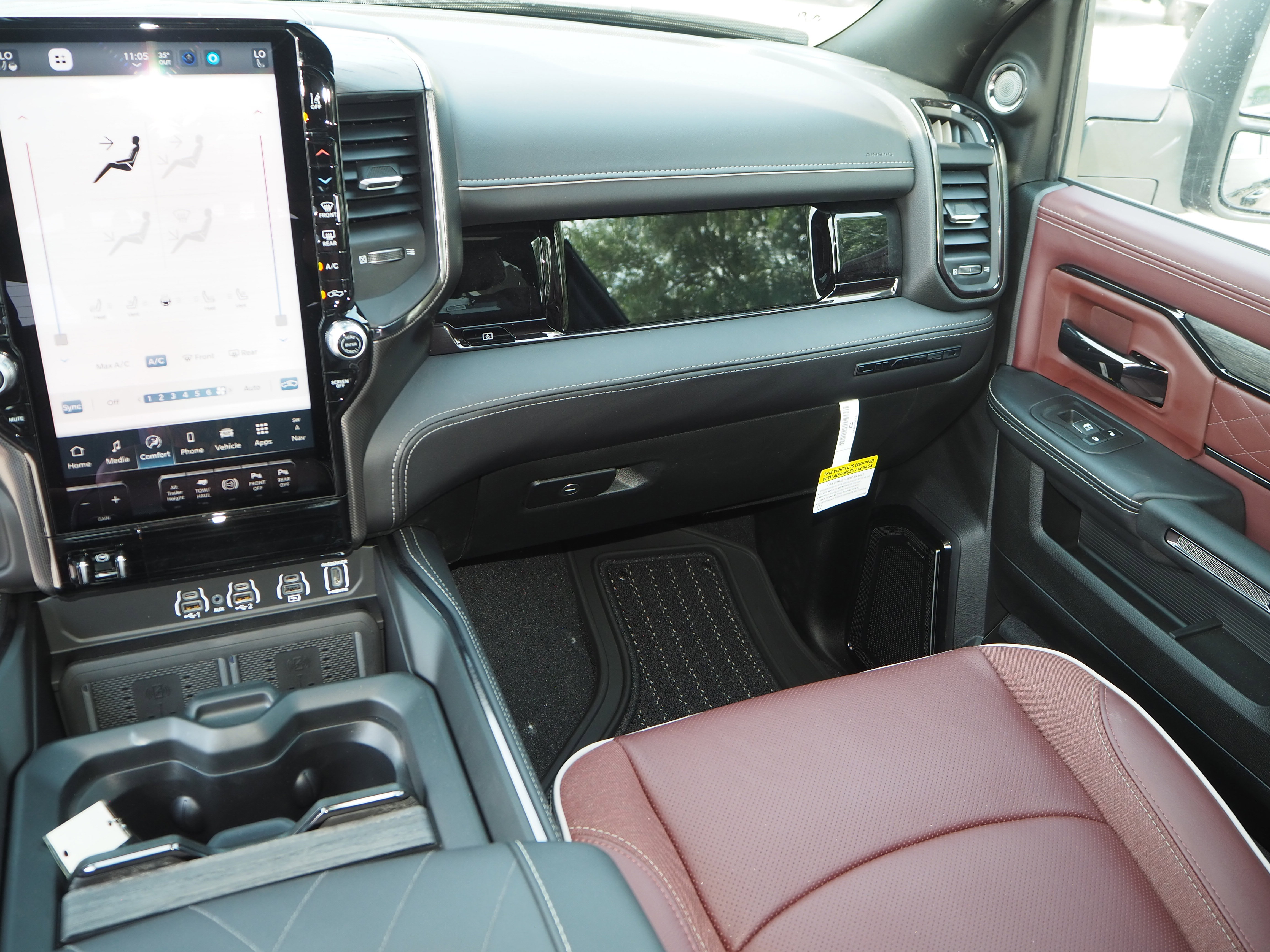 New 2025 RAM 2500 Limited AWD/4WD image 24