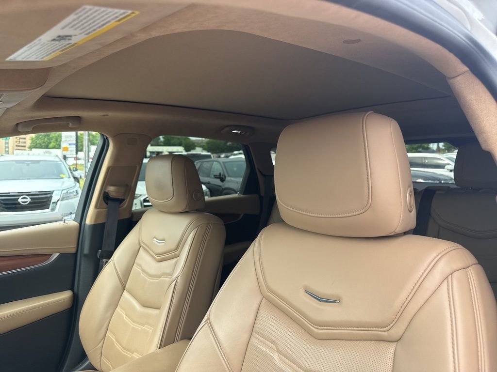 Used 2018 Cadillac XT5 Platinum w/ Driver Assist Package AWD/4WD image 15
