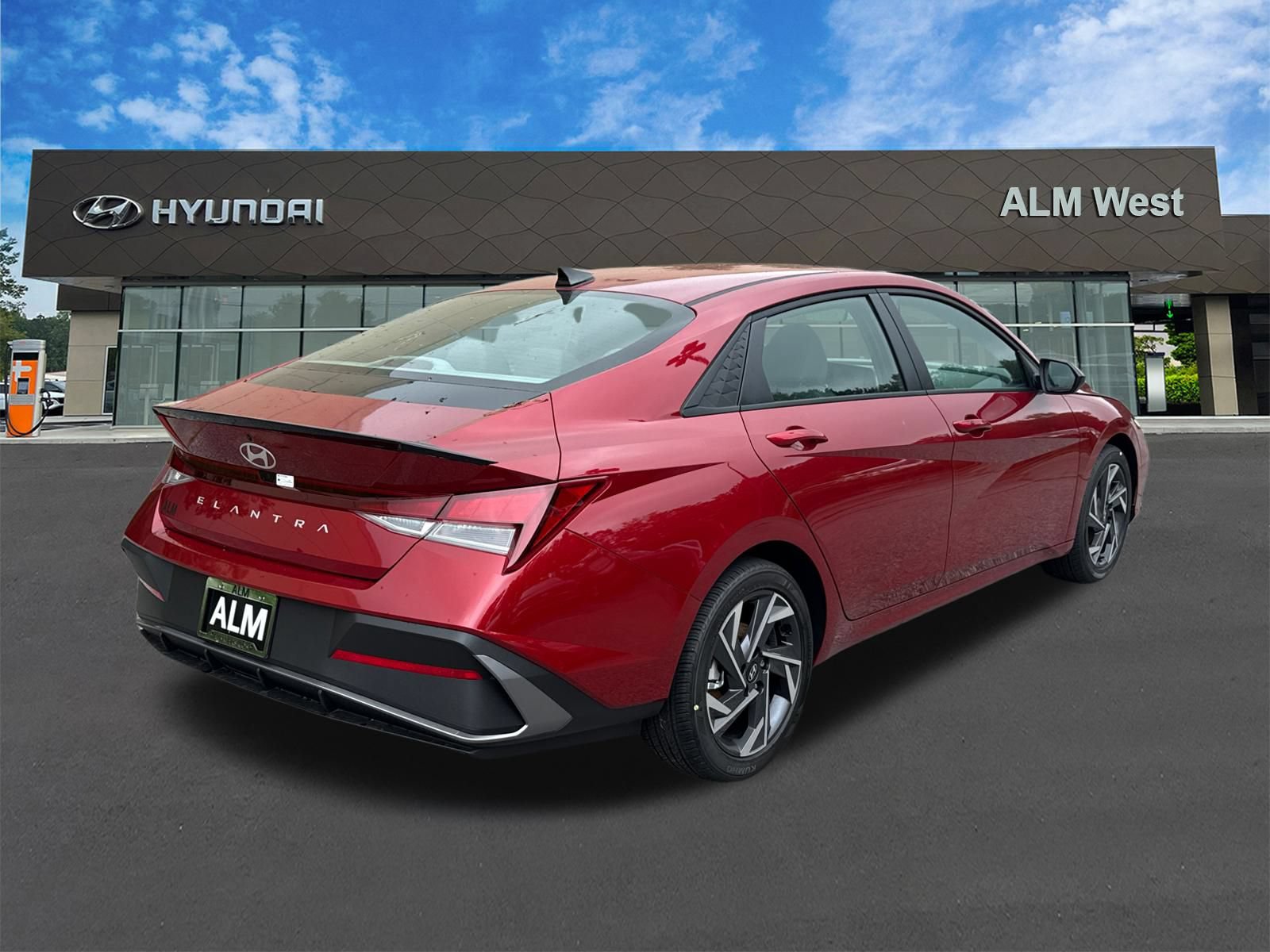 Used 2025 Hyundai Elantra Sport FWD image 5