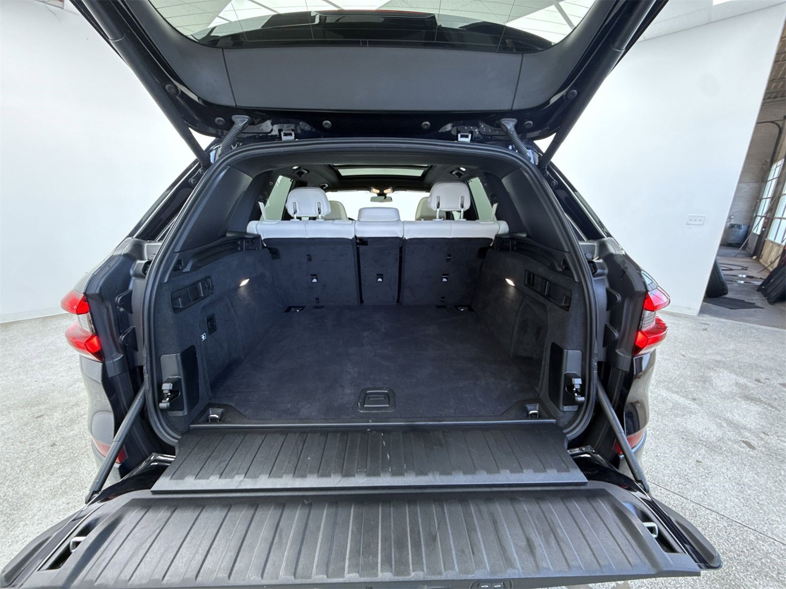 Used 2021 BMW X5 sDrive40i w/ M Sport Package image 35