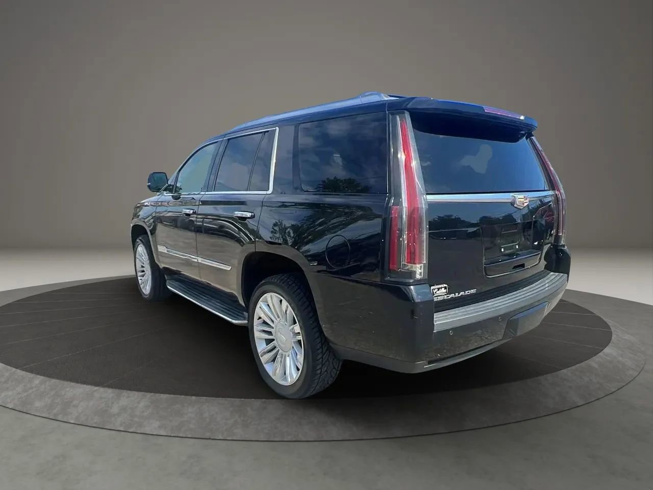 Used 2016 Cadillac Escalade Platinum image 7