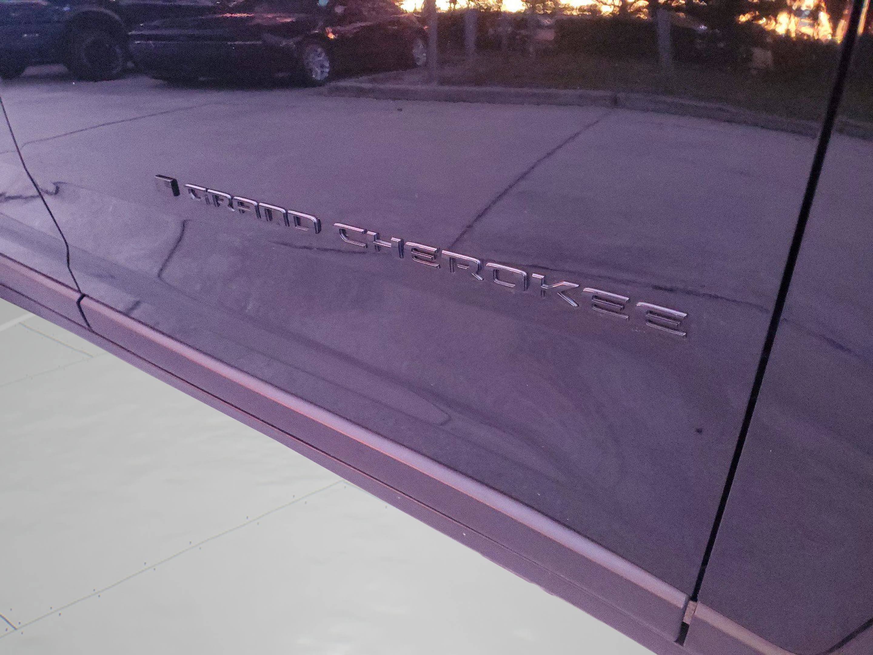 Certified 2022 Jeep Grand Cherokee L Laredo image 6