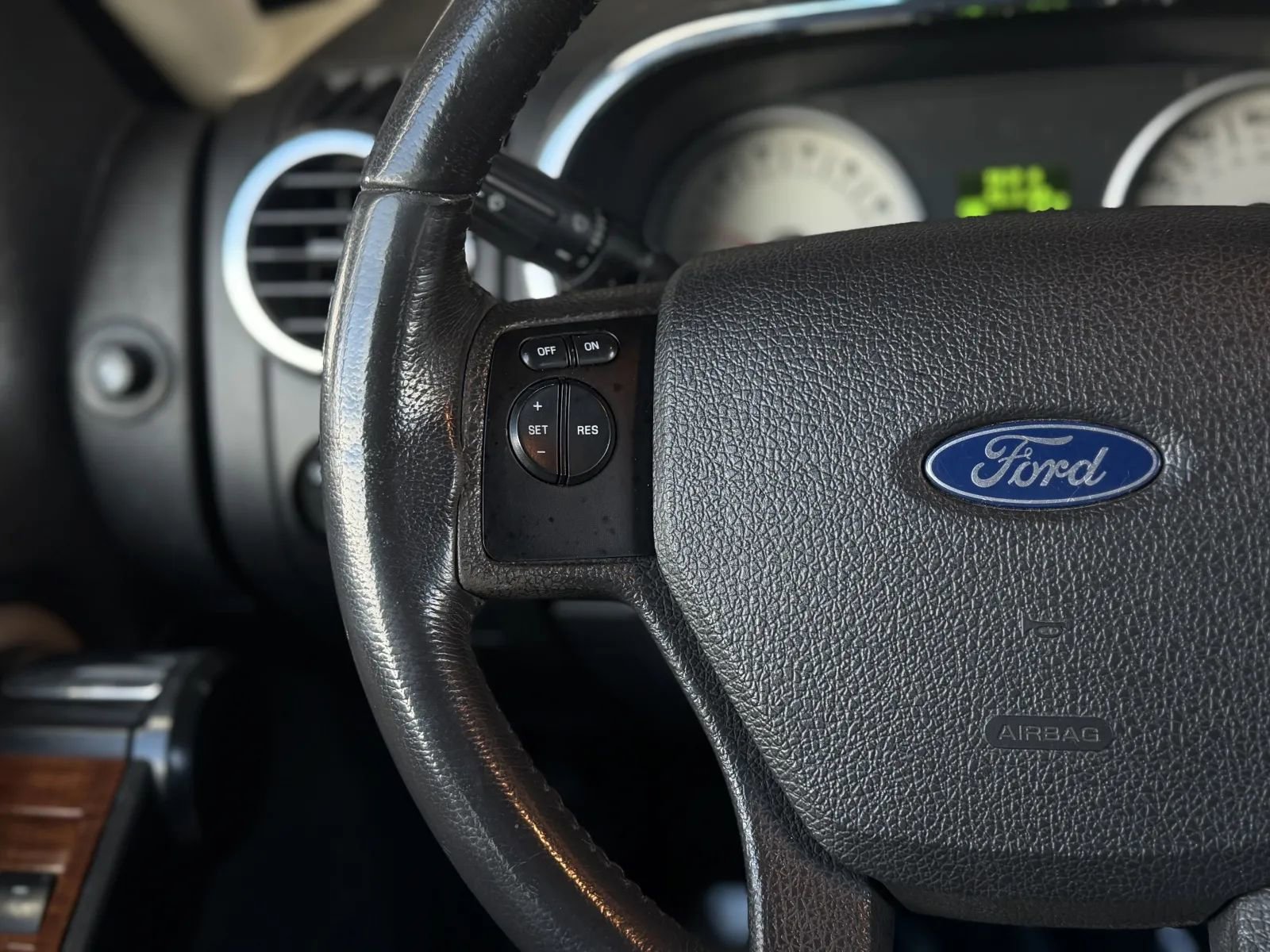 Used 2010 Ford Explorer Eddie Bauer image 23