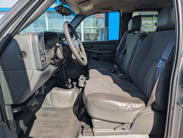 Used 2004 Chevrolet Silverado 1500 4x4 Extended Cab w/ Light Duty Power Package image 10