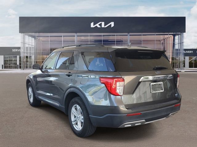 Used 2020 Ford Explorer XLT w/ Equipment Group 202A image 4