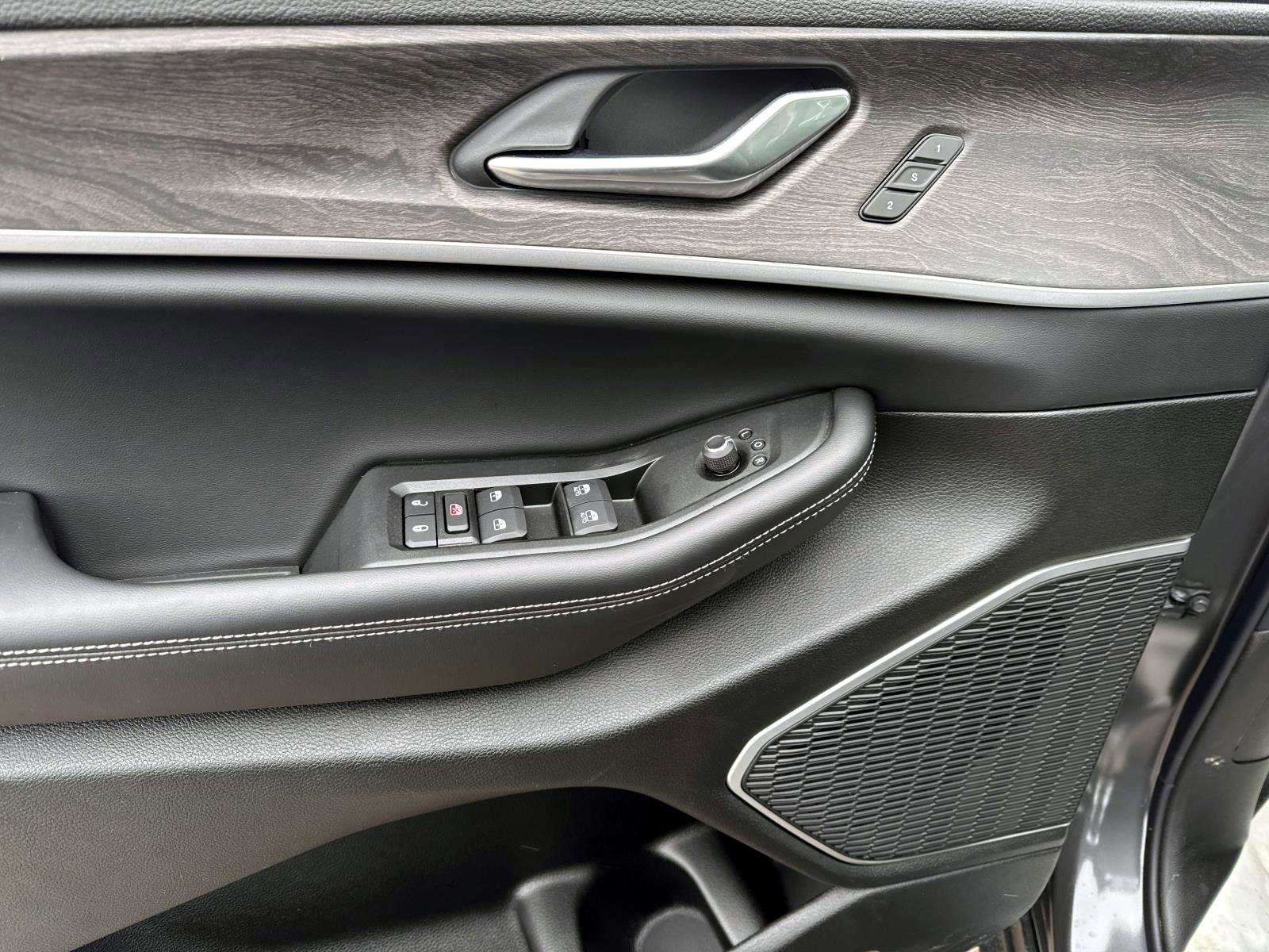 New 2026 Jeep Grand Cherokee Limited image 9