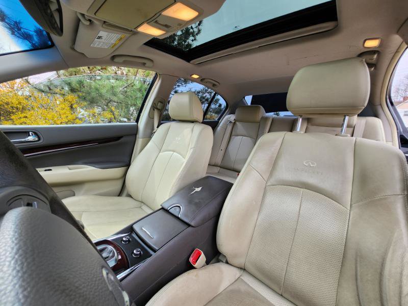 Used 2012 INFINITI G37 Journey w/ Premium Pkg image 16