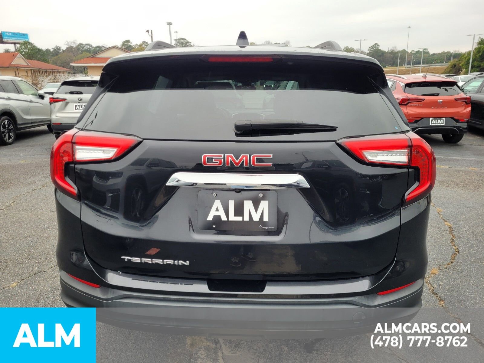 Used 2022 GMC Terrain SLE w/ Driver Convenience Package image 11