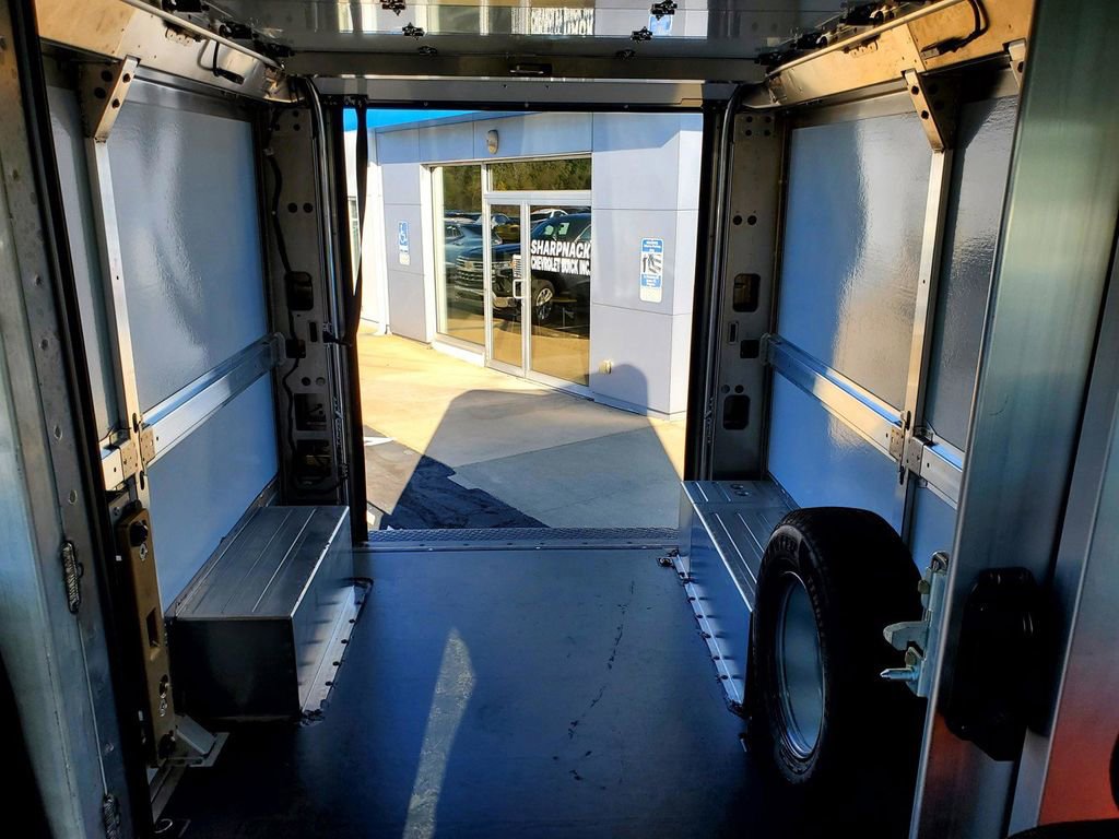 New 2025 Chevrolet Brightdrop 400 w/ Battery Pack, Max Range image 17