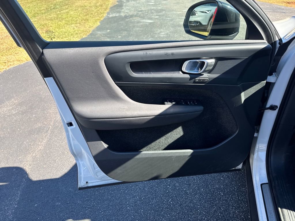 Certified 2023 Volvo C40 P8 Recharge Plus image 13