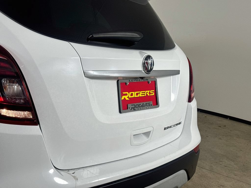 Used 2021 Buick Encore Preferred AWD/4WD image 27