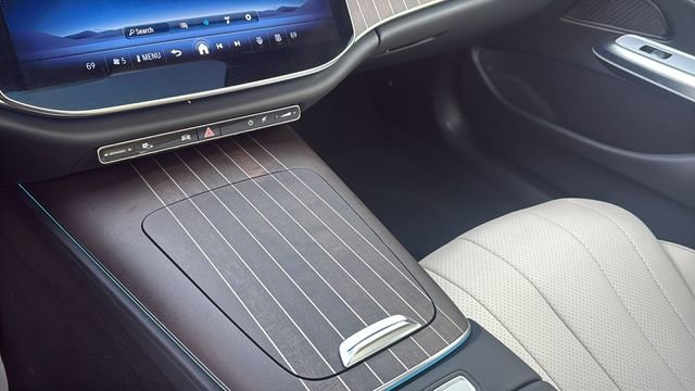 Certified 2025 Mercedes-Benz E 350 4MATIC Sedan image 33