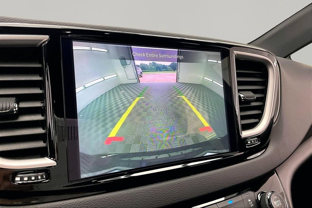 Used 2025 Chrysler Pacifica Select FWD image 21