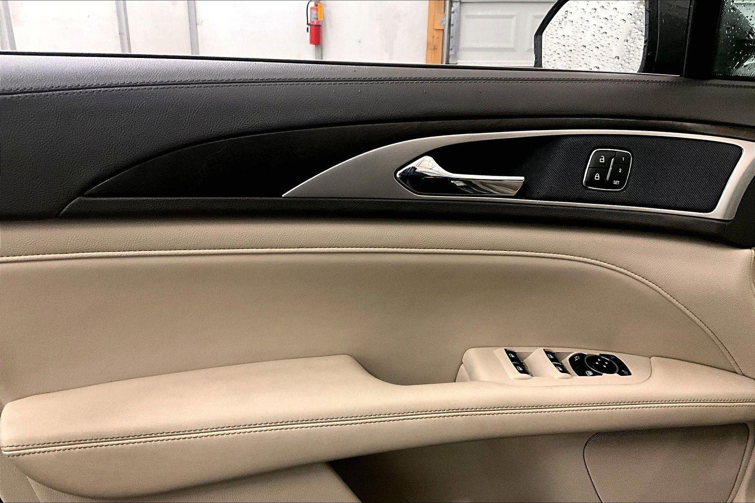 Used 2019 Lincoln MKZ Reserve image 22