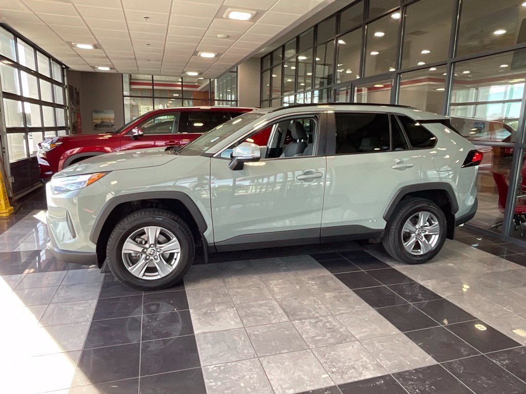 Certified 2022 Toyota RAV4 XLE AWD/4WD image 3