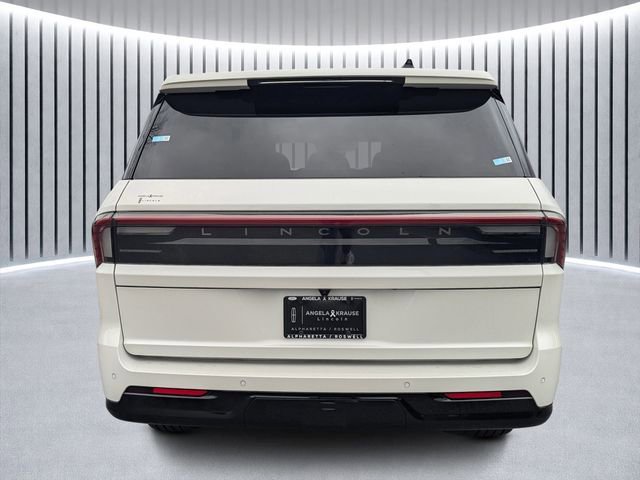 New 2026 Lincoln Navigator Reserve w/ Jet Appearance Package image 4