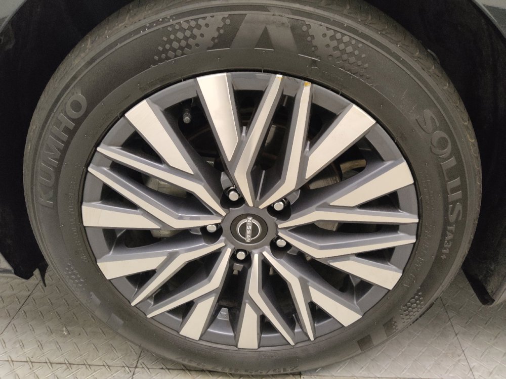 Used 2025 Nissan Altima 2.5 SV FWD image 31