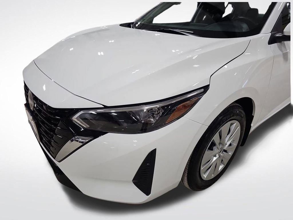 Used 2025 Nissan Sentra S image 23