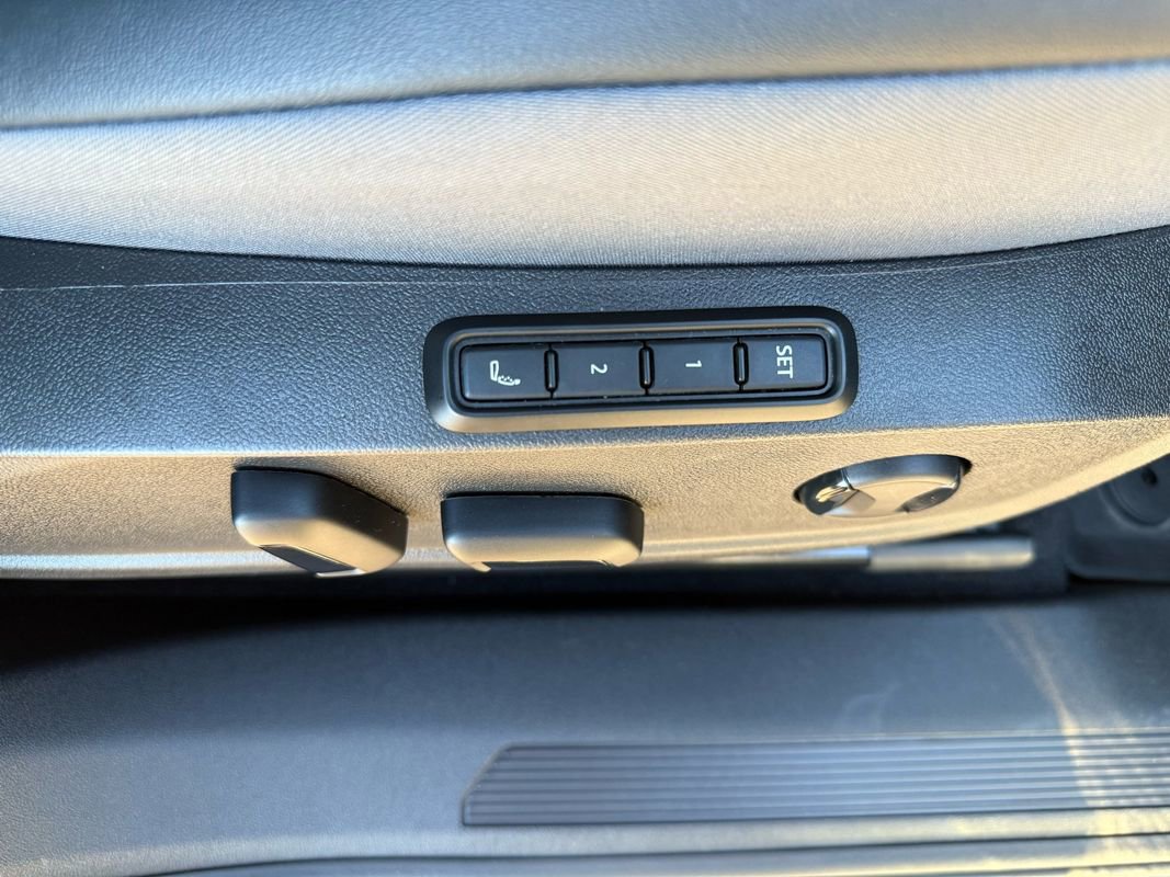 Used 2023 Volkswagen ID.4 Pro S image 26