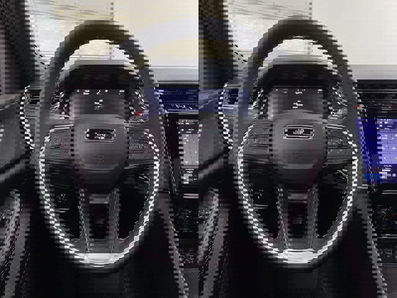 Used 2025 Jeep Grand Cherokee Altitude AWD/4WD image 20