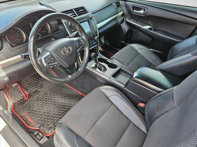 Used 2017 Toyota Camry SE image 9