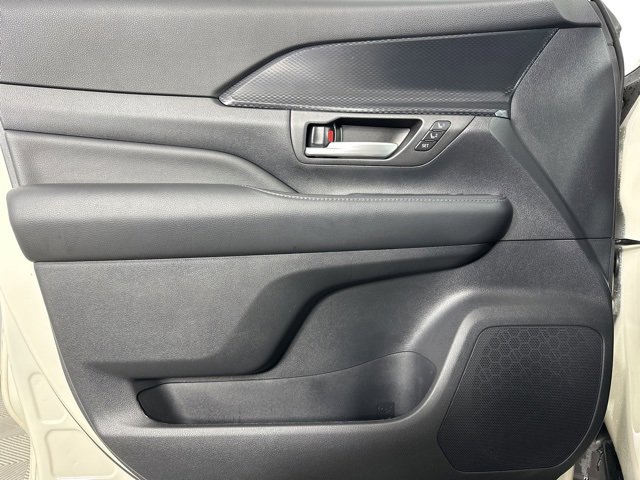 Used 2024 Toyota Grand Highlander AWD Hybrid image 23