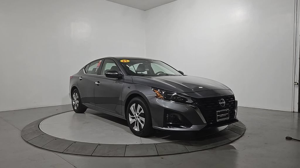 Certified 2025 Nissan Altima 2.5 S FWD image 9