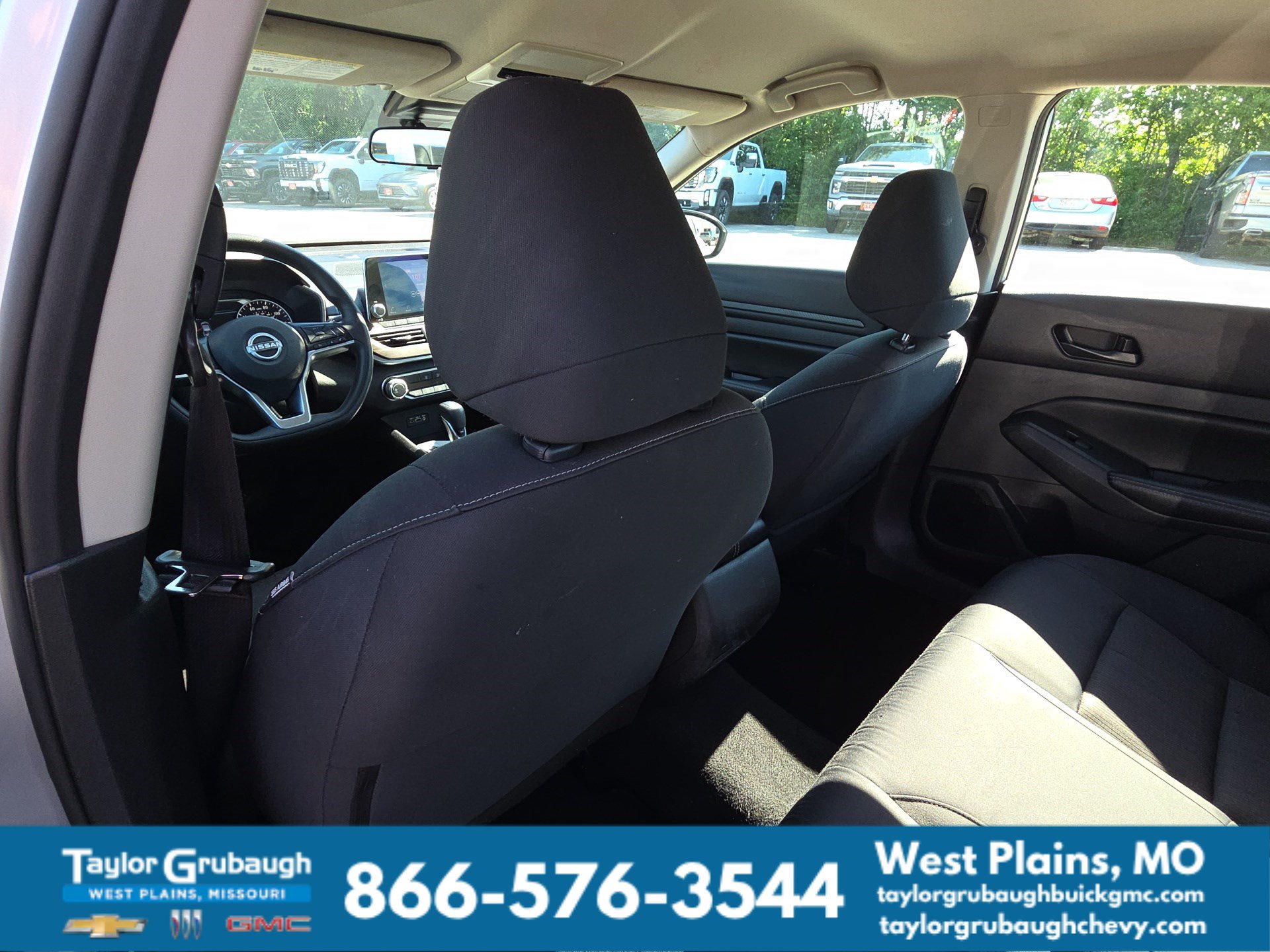 Used 2024 Nissan Altima 2.5 SV FWD image 27