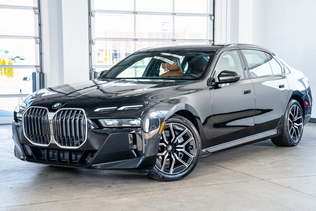 Used 2023 BMW 740i 740i w/ Parking Assistance Package image 2